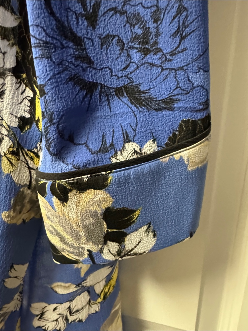 Jennifer Lopez Blue Floral Open-Front Cape Kimono with Pockets - Size L - Picture 12 of 12